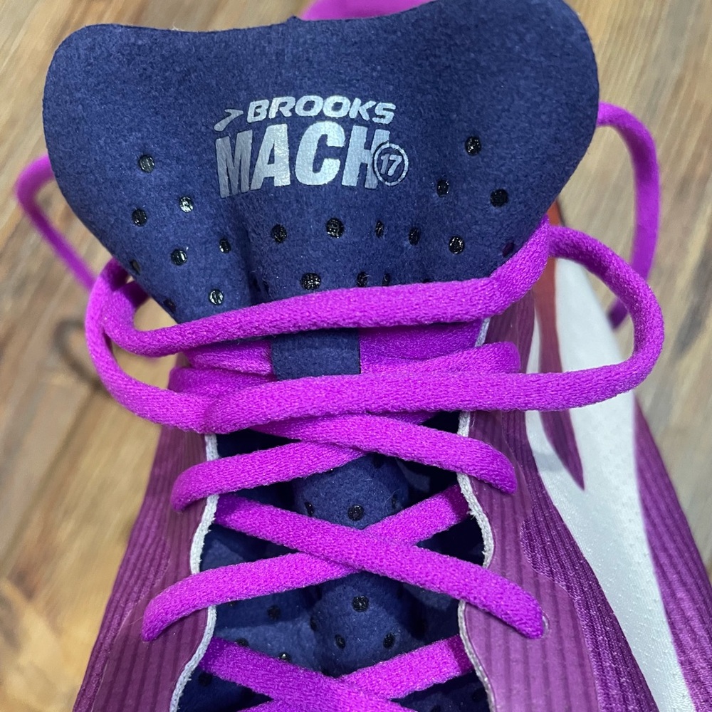 Brooks Mack 17 Track & Field Purple Size 9.5 Lightweight Spikes Performance New - Picture 11 of 12